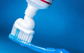 Retiran del mercado popular pasta dental por posibles riesgos a la salud