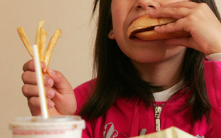 Estudio de nutrición infantil revela que 81&#37; de los padres no percibe sobrepeso de sus hijos