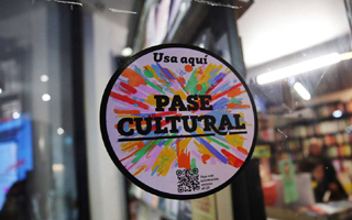 &#34;Pase cultural&#34; bajo la lupa: Poco uso, cine como preferencia y polémica por el Presupuesto