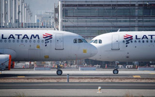 Latam reprograma vuelos de forma preventiva ante posible huelga de pilotos: Hoy finaliza mediación con la DT