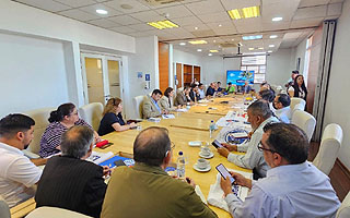 Parten negociaciones por reajuste al sector público: Funcionarios urgen al Gobierno un acuerdo antes del balotaje