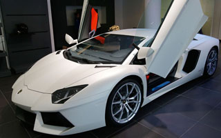 Lamborghini decide esperar: Emblemática marca italiana retrasa su llegada a Chile