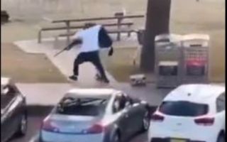 Video | Ataque en Australia: Hombre logró desarmar a uno de los atacantes en pleno tiroteo