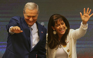 "Sencilla" y "coherente": Quién es María Pía Adriasola Barroilhet, la futura primera dama de Chile