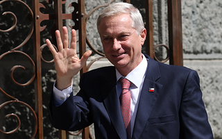 Cadem: Un 55% de los chilenos cree que le irá bien al país con nuevo gobierno de Kast