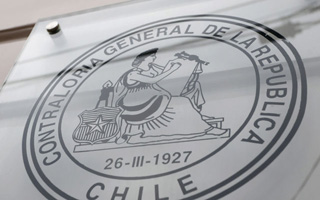 Contraloría: Desorden financiero en ministerios y municipios suma US$ 17.300 millones en cinco años