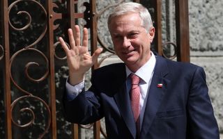 Kast envía saludo navideño a policías, FF.AA. y funcionarios esenciales: "Gracias por su esfuerzo"