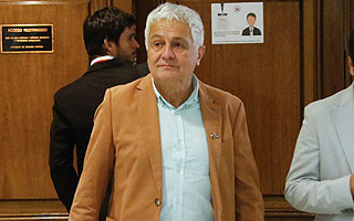 Video | Diputado Hernán Palma sufre descompensación durante sesión de comisión en la Cámara