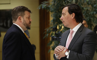 Labbé contra Kaiser: Acusa control "autoritario" al interior del PNL y lo llama a ser "más humilde"