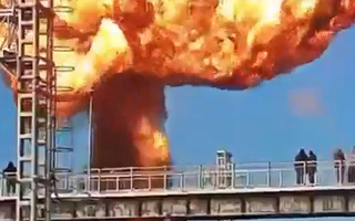 Video | Descarrilamiento de tren en Rusia provoca enorme explosión: Área afectada fue de mil metros cuadrados