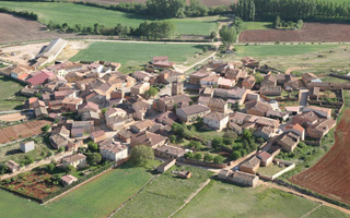 Casa, trabajo y hasta administrar el bar: La increíble oferta de un pueblo en España para atraer habitantes