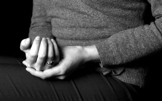 Descubren que las mujeres padecen dolor crónico más exacerbado que los hombres: "No es una construcción social"