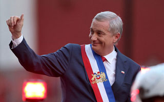 Bloomberg: Kast planearía firmar acuerdo con EE.UU. sobre minerales críticos y seguridad