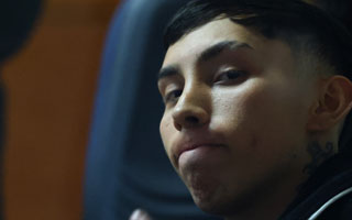 Hizo gestos obscenos en tribunal: Decretan arresto domiciliario diurno y arraigo nacional a cantante urbano Standly