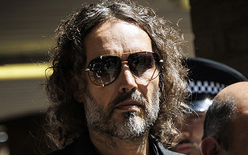 Juicio contra actor Russell Brand por supuestos delitos sexuales es aplazado de junio a octubre