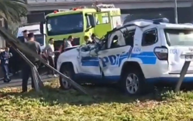 Camioneta PDI que trasladaba un reo vuelca cerca de aeropuerto: Policía salió eyectada