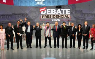 Más de 30 candidatos y ninguno sobre el 15%: A una semana de las impredecibles elecciones en Perú