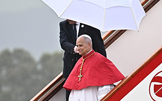 Trump vuelve a criticar al papa: "¿Le pueden decir que Irán ha matado a 42 mil inocentes?"