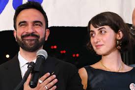 Esposa de alcalde neoyorquino se disculpa por polémicos antiguos mensajes: "Entiendo el dolor que causé"