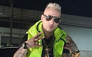 Tiene antecedentes por robos y receptación: Detienen a cantante urbano por microtráfico y tenencia de armas