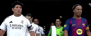 Notable... Iván Zamorano y Claudio Bravo brillan en duelo de leyendas de Real Madrid y Barcelona: Mira las imágenes del partido y los goles