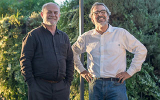 Agrónomo y arquitecto chilenos son finalistas del "Premio al Inventor Europeo 2026": Crearon filtro para combustión