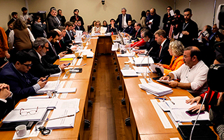 Debate por Reconstrucción: Izquierda critica fórmula de votación y Romero la defiende
