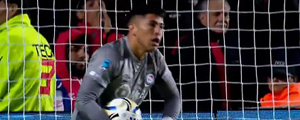 "¡Qué locura!": Revisa la notable atajada de Cortés que fue clave para que Argentinos se metiera en semis del torneo trasandino