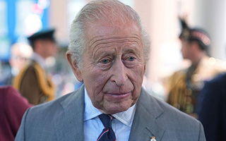 Radio local inglesa anuncia por error la muerte del rey Carlos III: Atribuyó equivocación a un "fallo informático"
