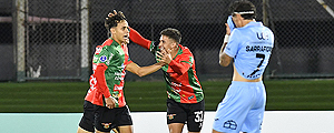 Con un final caliente, O'Higgins perdió ante Boston River y complicó su clasificación en la Sudamericana