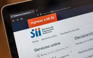Dividendos fantasma y 153 reclutados: Fraude al fisco de un clan familiar gatilla querellas del SII