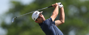 Joaquín Niemann sigue sólido y peleando el liderato en el LIV Golf en Corea del Sur