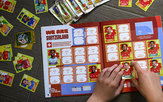 Fiebre por coleccionar el álbum del Mundial: ¿Qué hay detrás del fenómeno que fascina tanto a niños como a adultos?