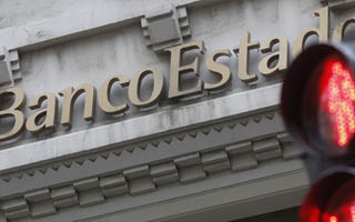 "Cuentas en $0": Usuarios reportan errores en plataformas de BancoEstado y entidad trabaja para "corregirlos"