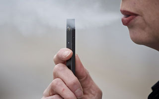 Científicos alertan sobre el peligro de sabores y diseño de vapeadores: Se vincularían a cambios genéticos