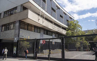 SLEP condena violencia en I. Nacional y pide apoyo del Min. de Seguridad y Carabineros