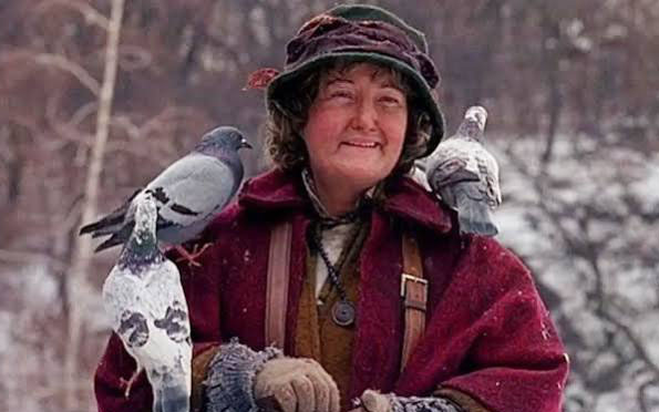 Actriz Brenda Fricker, la "mujer de las palomas" en "Mi pobre angelito 2", murió a los 81 años