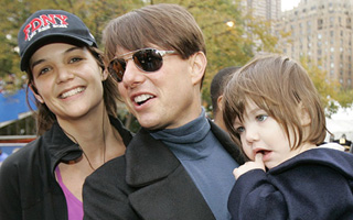 Suri, la única hija biológica de Tom Cruise, se quitó legalmente el apellido de su padre