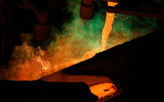 Cobre en máximos: La amenaza de una crisis en el mercado del metal ante la competencia entre EE.UU. y China