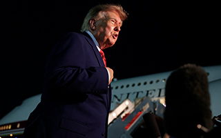 Trump aborda vuelo encubierto desde Turquía: "Actúo bajo la supervisión del Servicio Secreto y del Ejército"