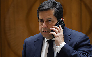 PPD tensiona relación con senador Araya y le pide "reflexionar" su permanencia en la tienda