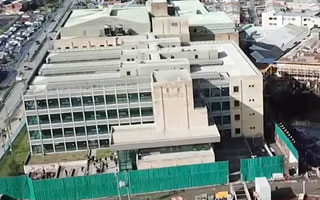 Hongos, manchas y olor a humedad: Contraloría constata anomalías en construcción del Hospital de Las Higueras