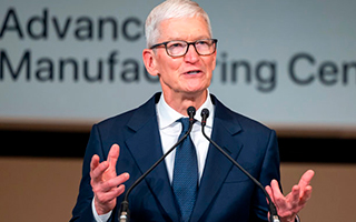 Tim Cook: El hombre que asumió el desafío de suceder a Steve Jobs cierra su capítulo como CEO de Apple