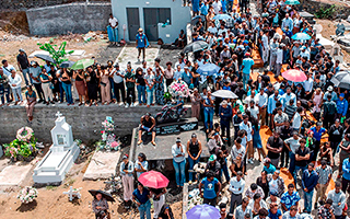 Tragedia en Cabo Verde: Autobús con estudiantes cae a un precipicio y deja 25 fallecidos