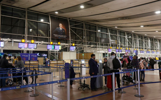 La exigencia de tarjeta de crédito para embarcar vuelos: Sernac advierte que aerolíneas no deberían denegar viaje
