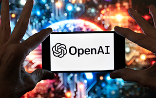 OpenAI pospone lanzamiento de un nuevo modelo por preocupaciones de seguridad
