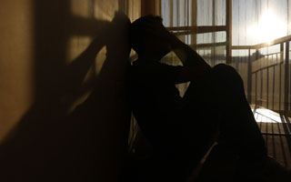 Salud mental alcanza sus peores niveles desde la pandemia: Aumentan depresión, ansiedad, insomnio y soledad