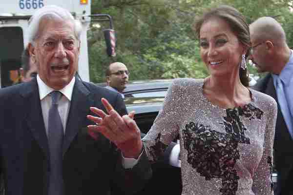 Es el fin definitivo: Vargas Llosa pide divorcio a su esposa para estar con Isabel Preysler