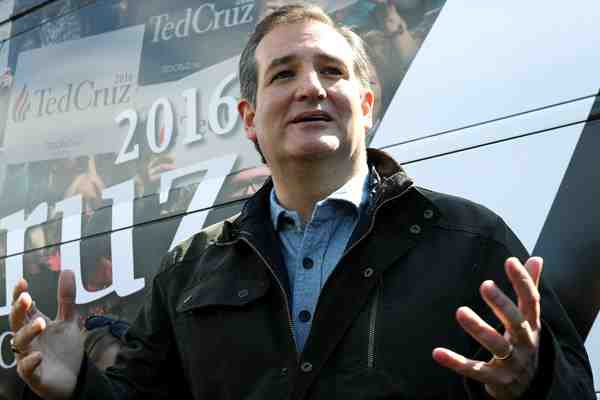 Ted Cruz reta a Donald Trump a un debate en Wisconsin