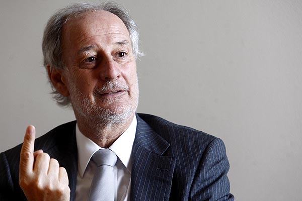 Luis Larra&iacute;n renuncia a la presidencia de Cruzados